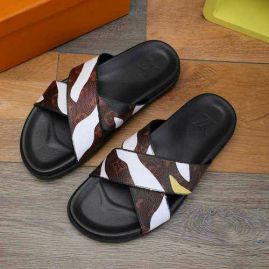 Picture of LV Slippers _SKU484954743361938